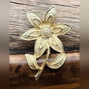 Gerry's Floral Brooch Gold Tone Textured Finish Signed Vintage 1¾" X 1"